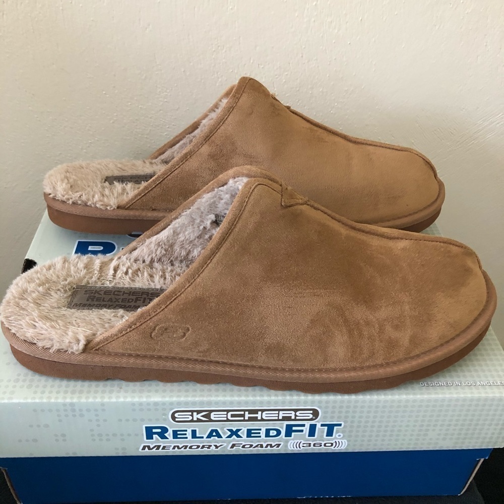 Skechers Relaxed Fit Memory Foam Slippers
